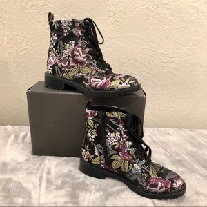 Steve Madden Combat Boots Floral Sz 6